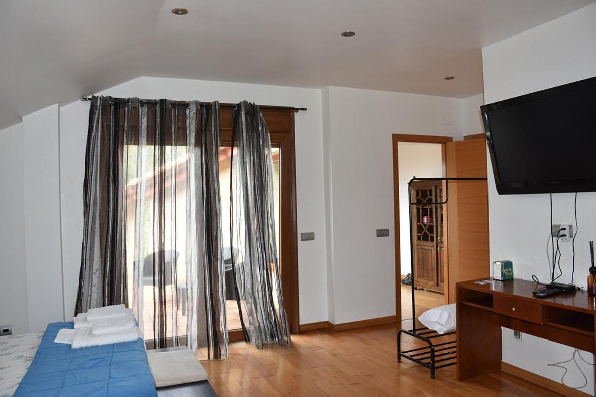 A De Bego Apartment Mougas Exterior photo